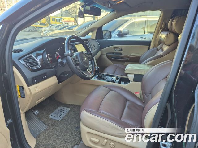 Kia Canival 2016 — photo 8