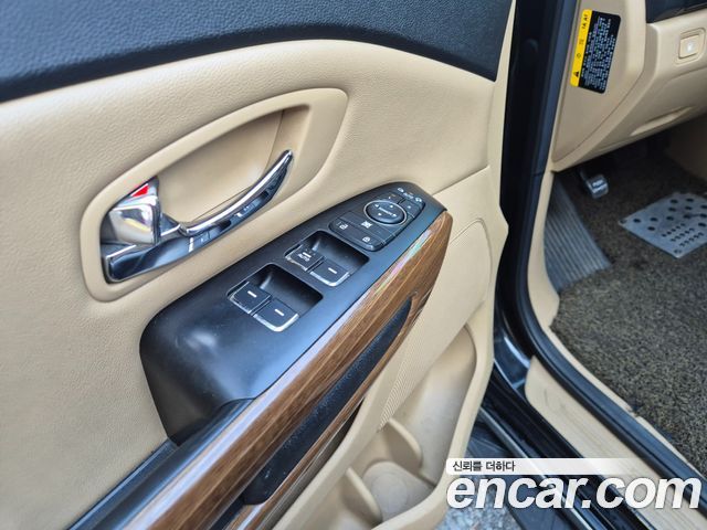 Kia Canival 2016 — photo 9