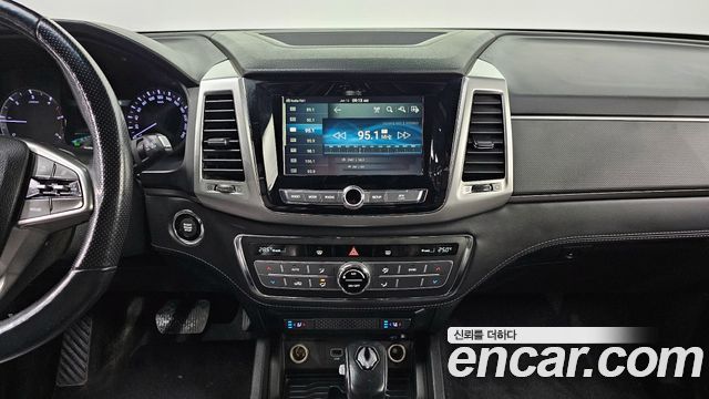 KG Mobility Rexton 2019 — photo 16