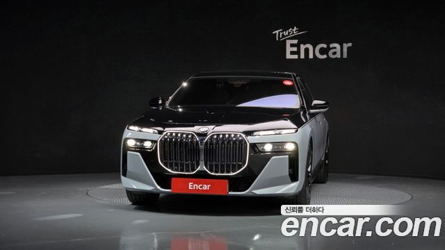 BMW 7-Series 2025 — photo 3