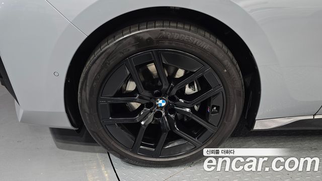 BMW 7-Series 2025 — photo 5