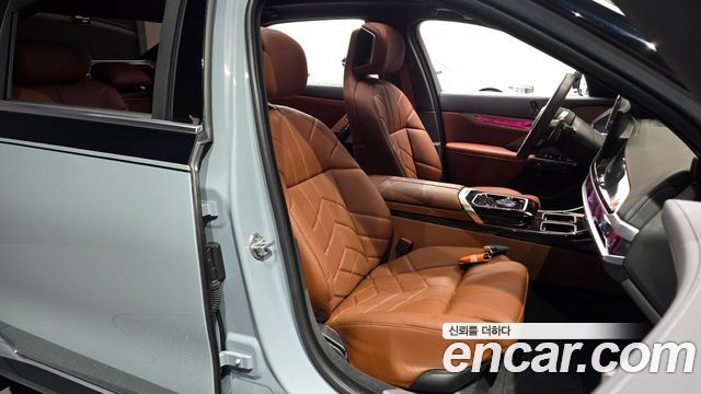 BMW 7-Series 2025 — photo 10