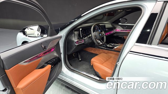 BMW 7-Series 2025 — photo 11