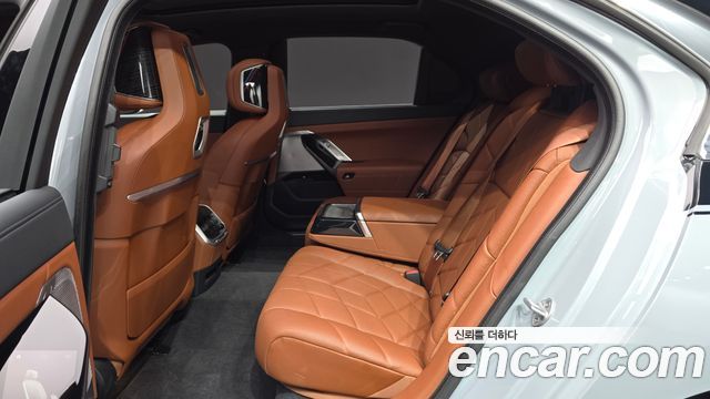 BMW 7-Series 2025 — photo 12