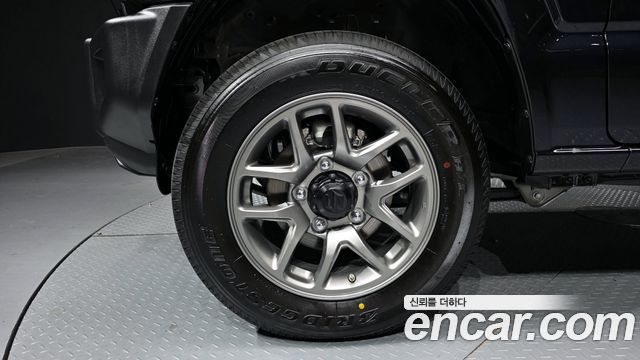 Suzuki Jimny 2025 — photo 5