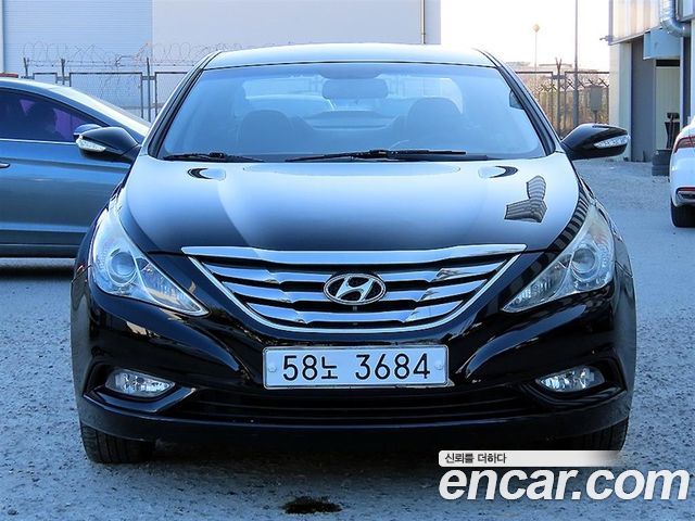 Hyundai Sonata 2010 — photo 1