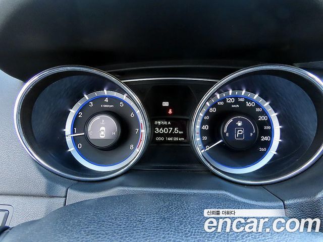 Hyundai Sonata 2010 — photo 8