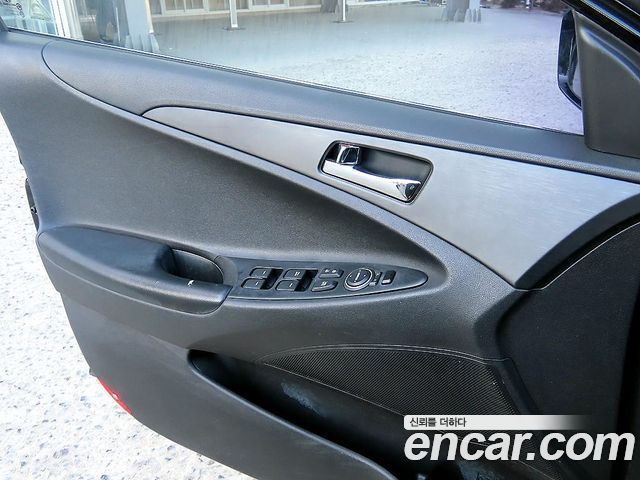 Hyundai Sonata 2010 — photo 15
