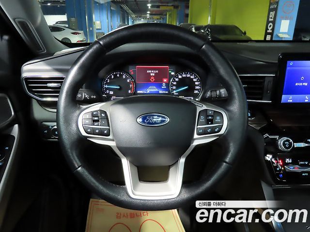 Ford Explorer 2021 — photo 9