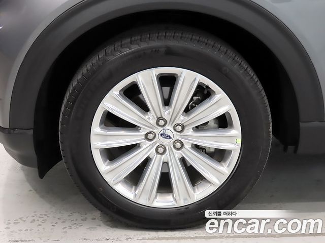 Ford Explorer 2021 — photo 20