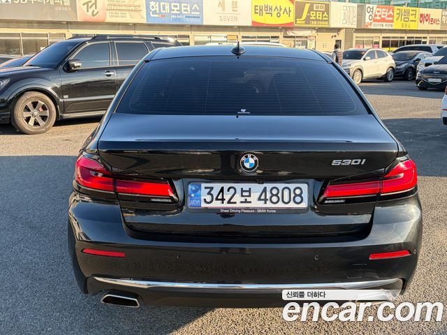 BMW 5-Series 2023 — photo 6