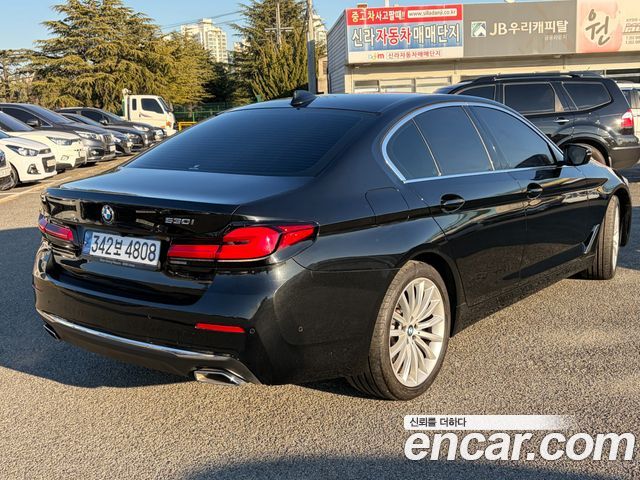 BMW 5-Series 2023 — photo 7