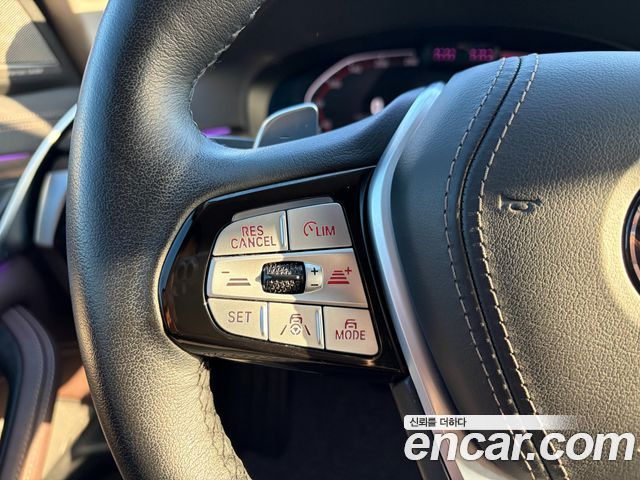 BMW 5-Series 2023 — photo 11