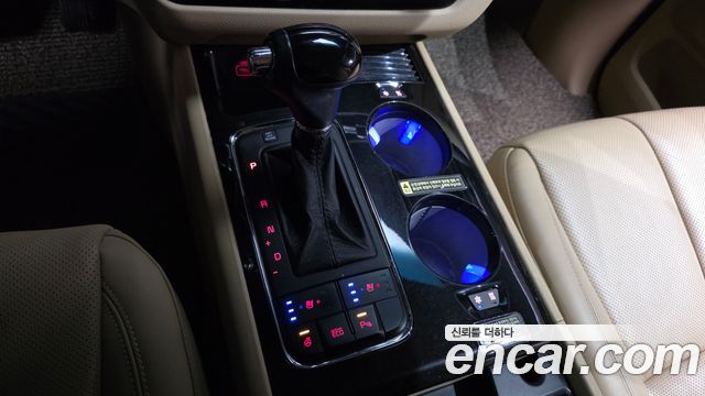 Kia Canival 2016 — photo 9