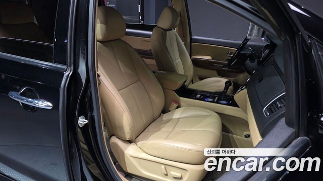 Kia Canival 2016 — photo 10