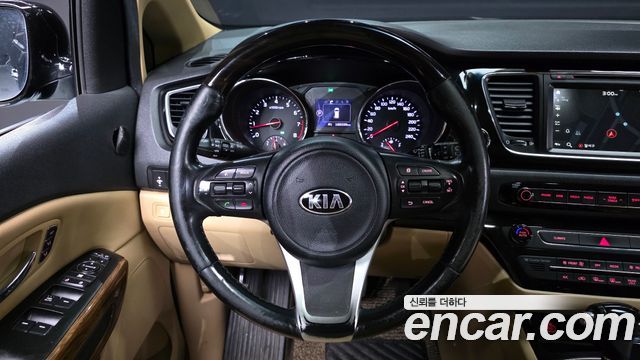 Kia Canival 2016 — photo 13