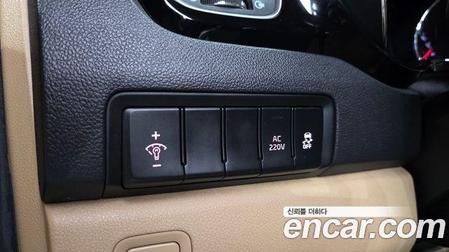 Kia Canival 2016 — photo 14