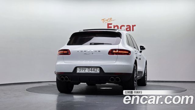 Porsche Macan 2017 — photo 4