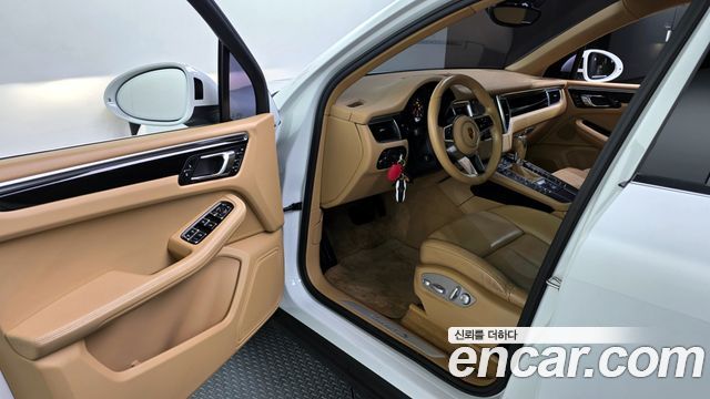 Porsche Macan 2017 — photo 10