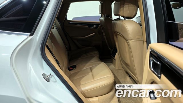 Porsche Macan 2017 — photo 12