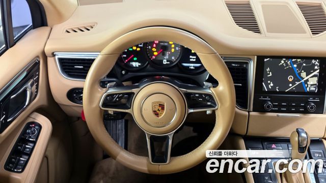 Porsche Macan 2017 — photo 13