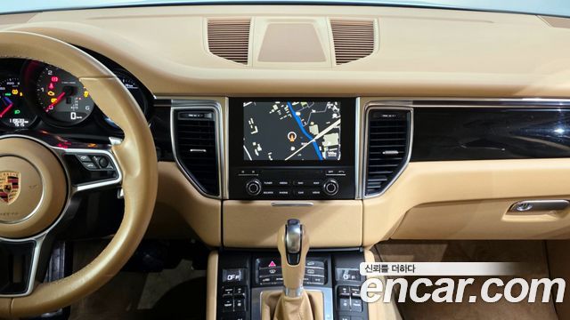 Porsche Macan 2017 — photo 14