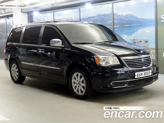 Chrysler Grand Voyager 2011 — photo 2