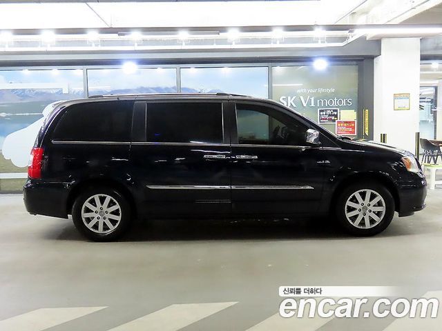 Chrysler Grand Voyager 2011 — photo 3