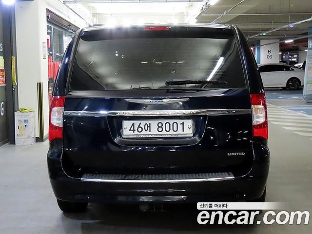 Chrysler Grand Voyager 2011 — photo 4