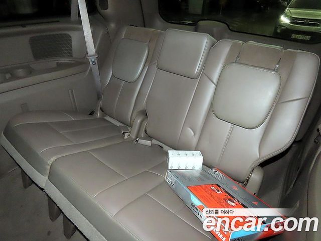 Chrysler Grand Voyager 2011 — photo 12