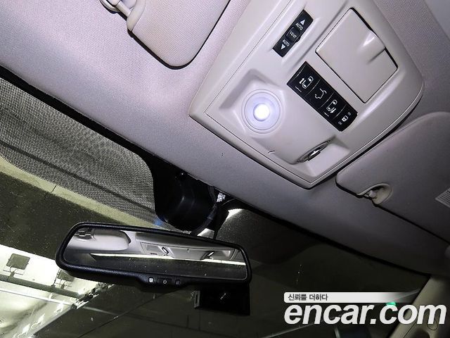 Chrysler Grand Voyager 2011 — photo 15