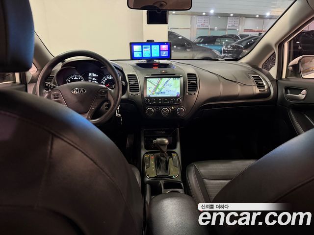 Kia K3 2017 — photo 14