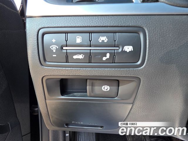 Genesis G80 2017 — photo 13