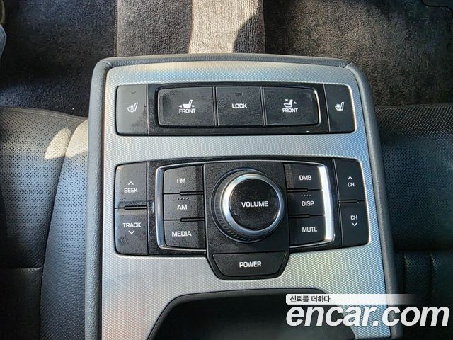 Genesis G80 2017 — photo 18
