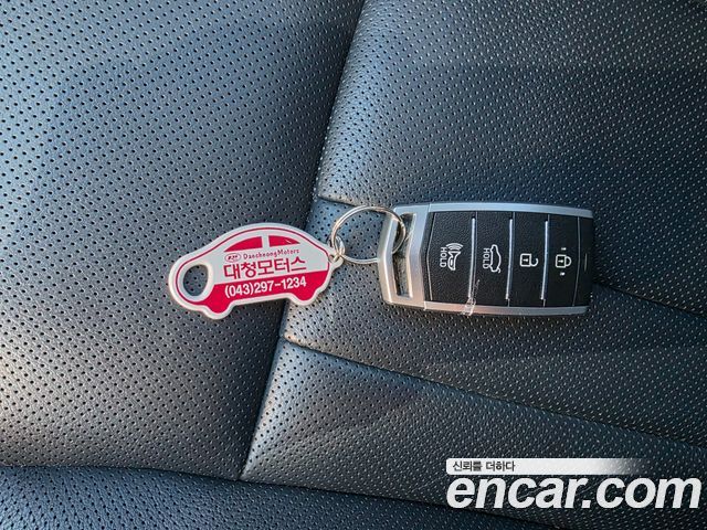 Genesis G80 2017 — photo 20