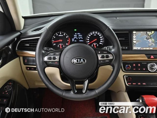 Kia K7 2016 — photo 13