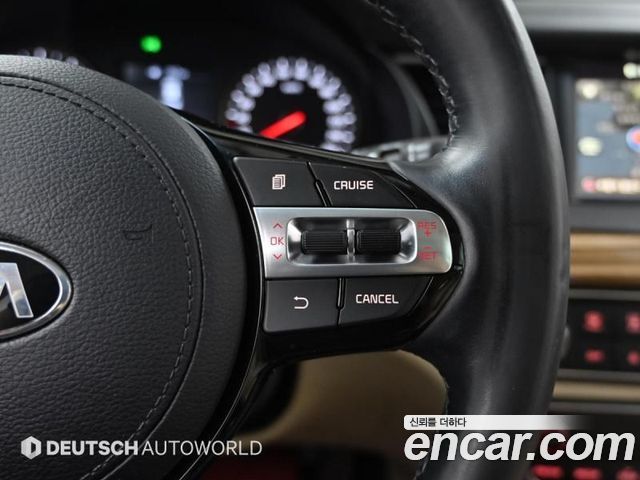 Kia K7 2016 — photo 17