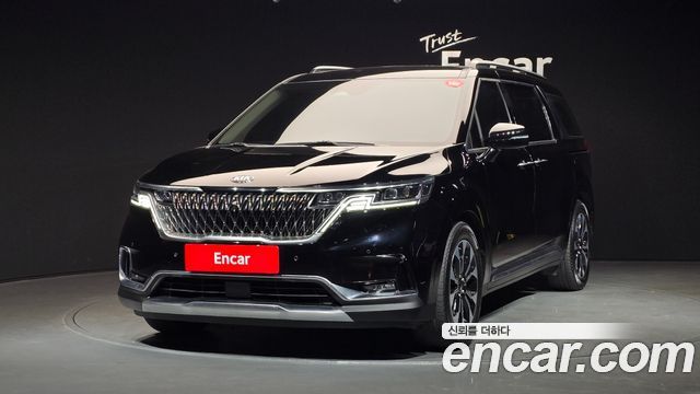 Kia Canival 2021 — photo 1