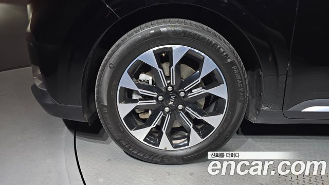 Kia Canival 2021 — photo 5