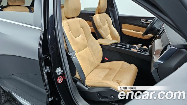 Volvo XC60 2021 — photo 10