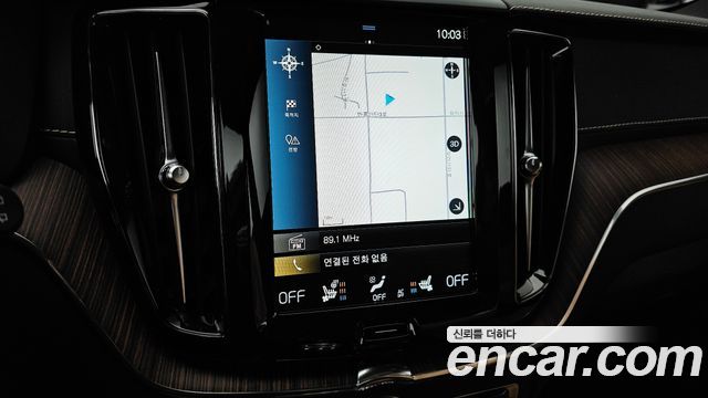 Volvo XC60 2021 — photo 15