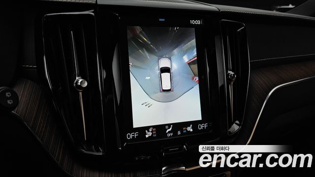 Volvo XC60 2021 — photo 16