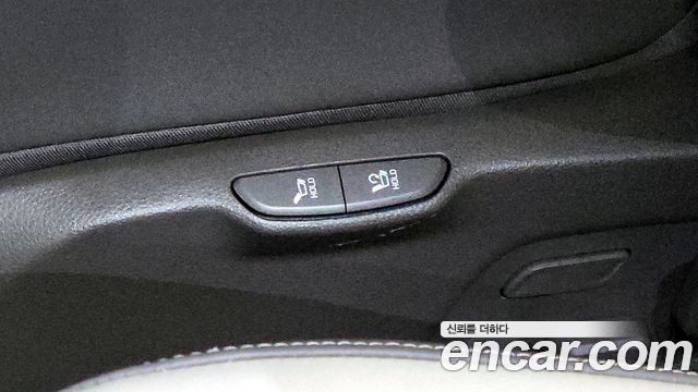 Kia Canival 2022 — photo 19
