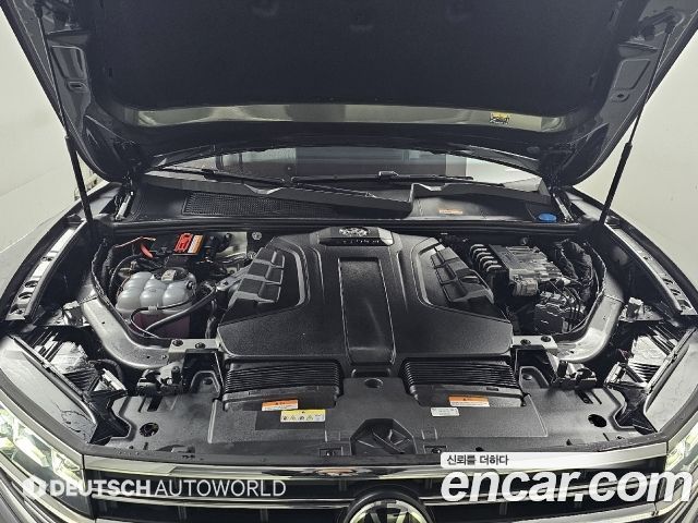 Volkswagen Touareg 2024 — photo 6