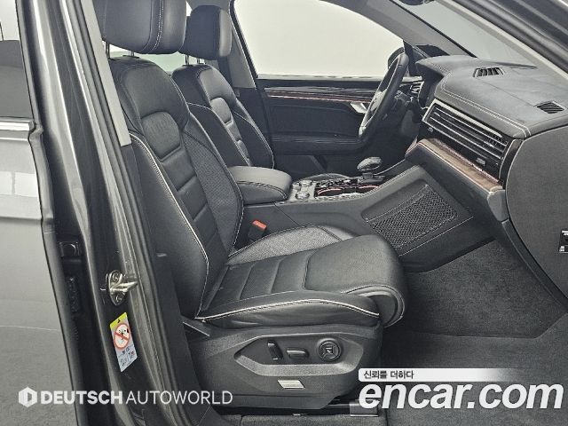 Volkswagen Touareg 2024 — photo 10