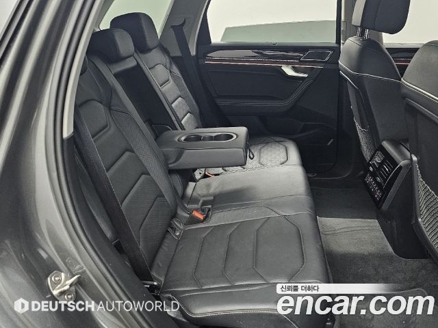 Volkswagen Touareg 2024 — photo 12