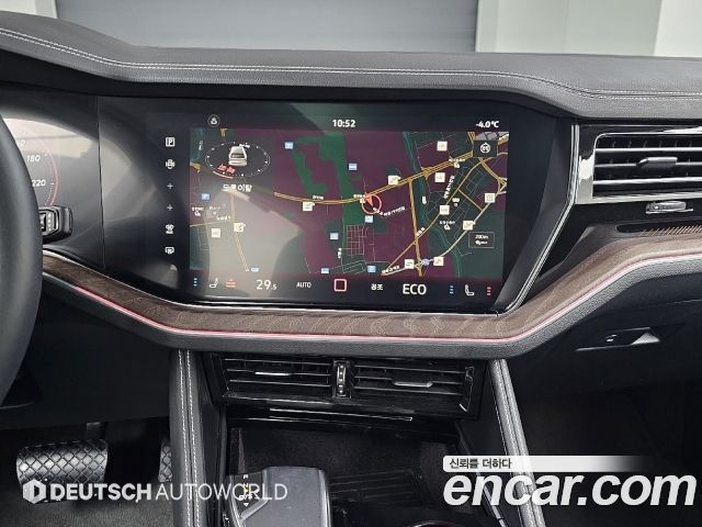 Volkswagen Touareg 2024 — photo 14