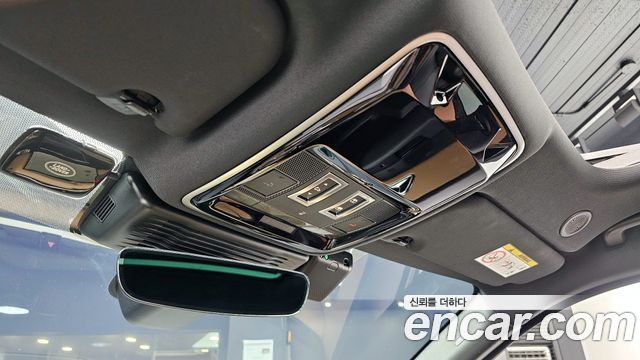 Land Rover Range Rover Velar 2025 — photo 16