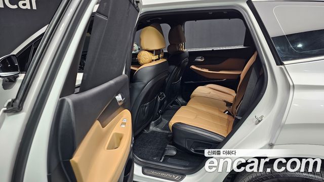 Hyundai Santafe 2023 — photo 12