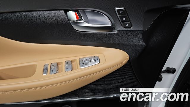 Hyundai Santafe 2023 — photo 18